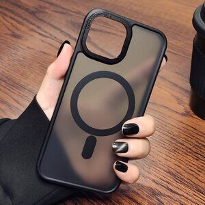 Matte Black Magnetic Case with Textured Camera Bumper